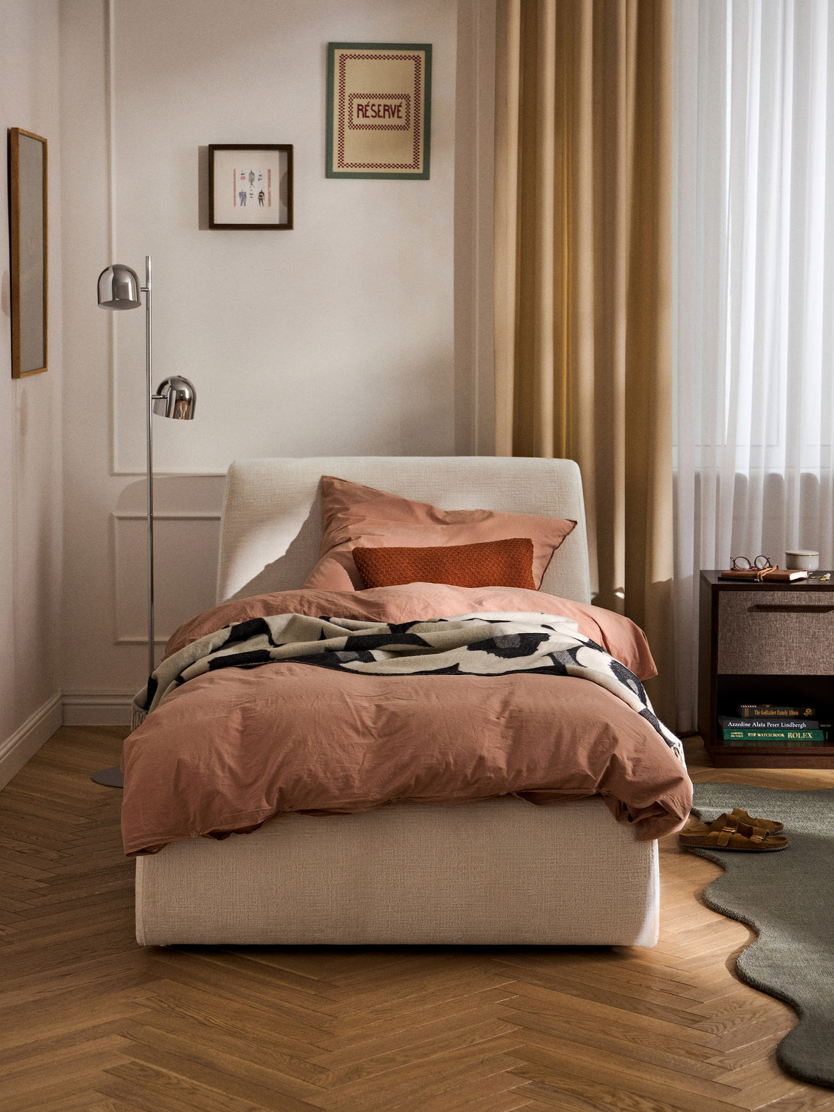 Clovarno Upholstered Single Bed