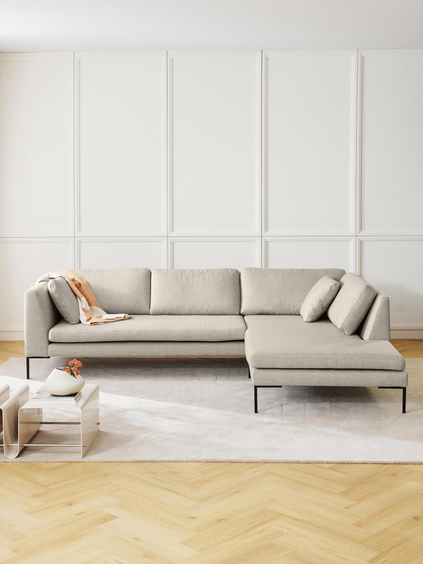 Emvano Corner Sofa with Metal Legs